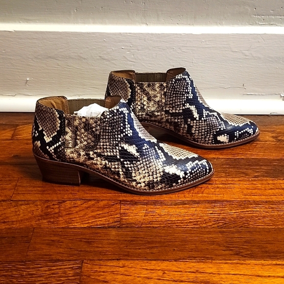 🍁NWOB Madewell Black and Tan Snakeskin Booties - Picture 2 of 6